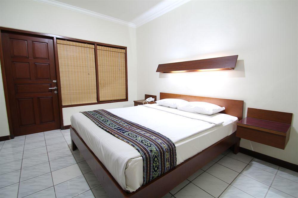 Paradiso Beach Inn Kuta Lombok Esterno foto