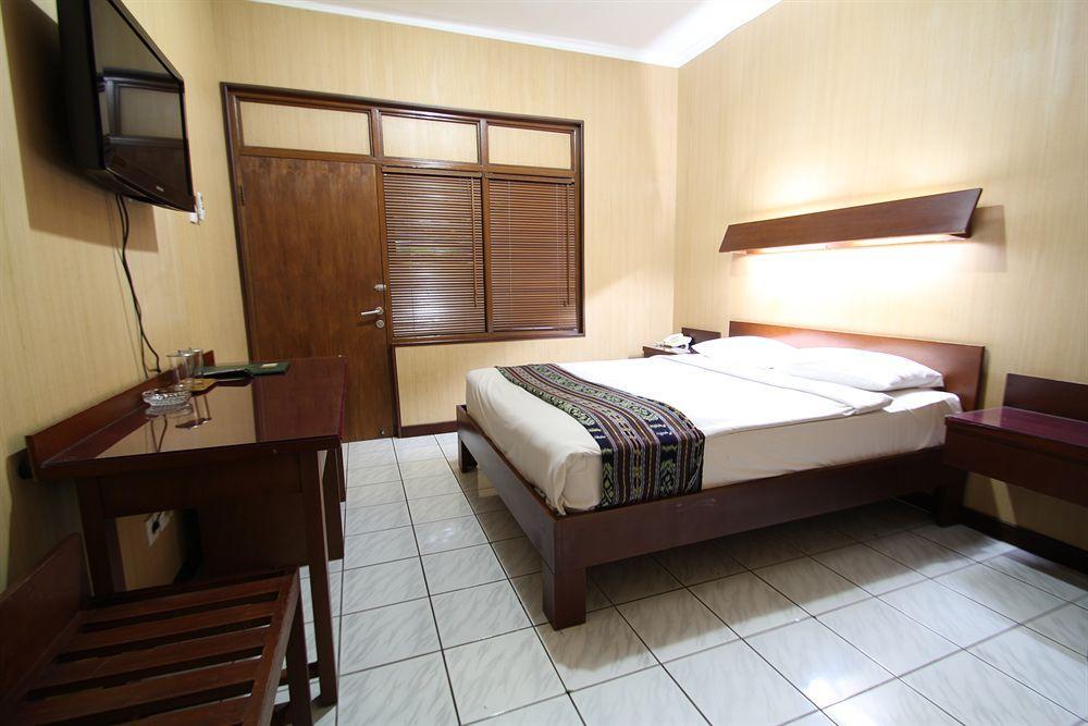 Paradiso Beach Inn Kuta Lombok Esterno foto