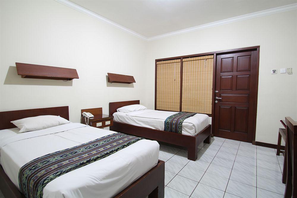 Paradiso Beach Inn Kuta Lombok Esterno foto