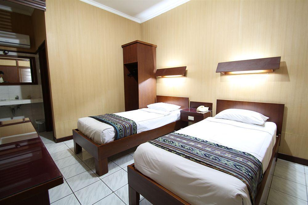 Paradiso Beach Inn Kuta Lombok Esterno foto
