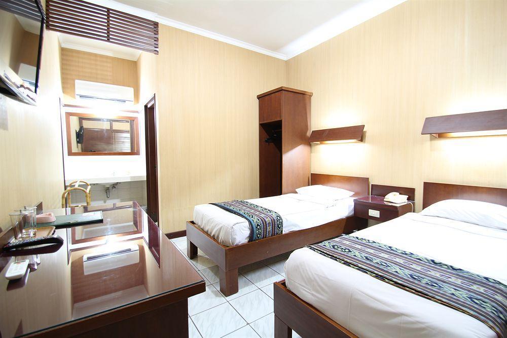 Paradiso Beach Inn Kuta Lombok Esterno foto