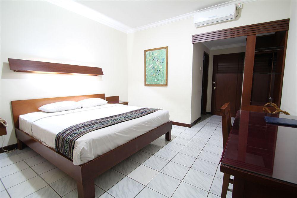 Paradiso Beach Inn Kuta Lombok Esterno foto