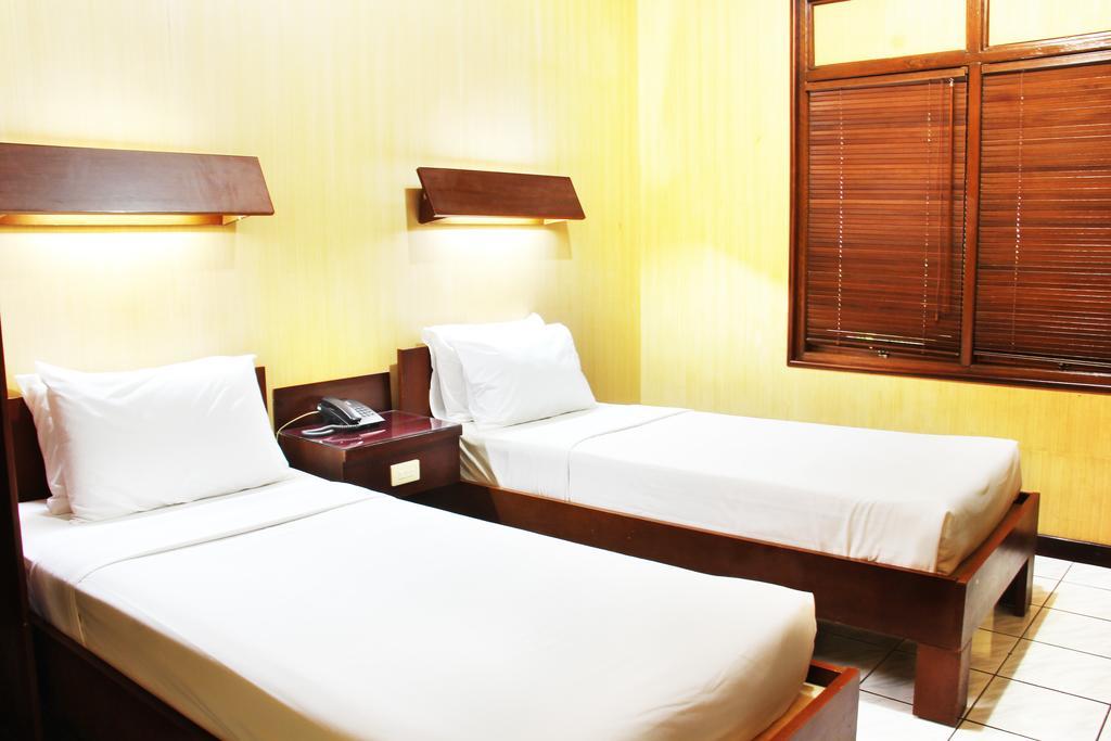 Paradiso Beach Inn Kuta Lombok Esterno foto