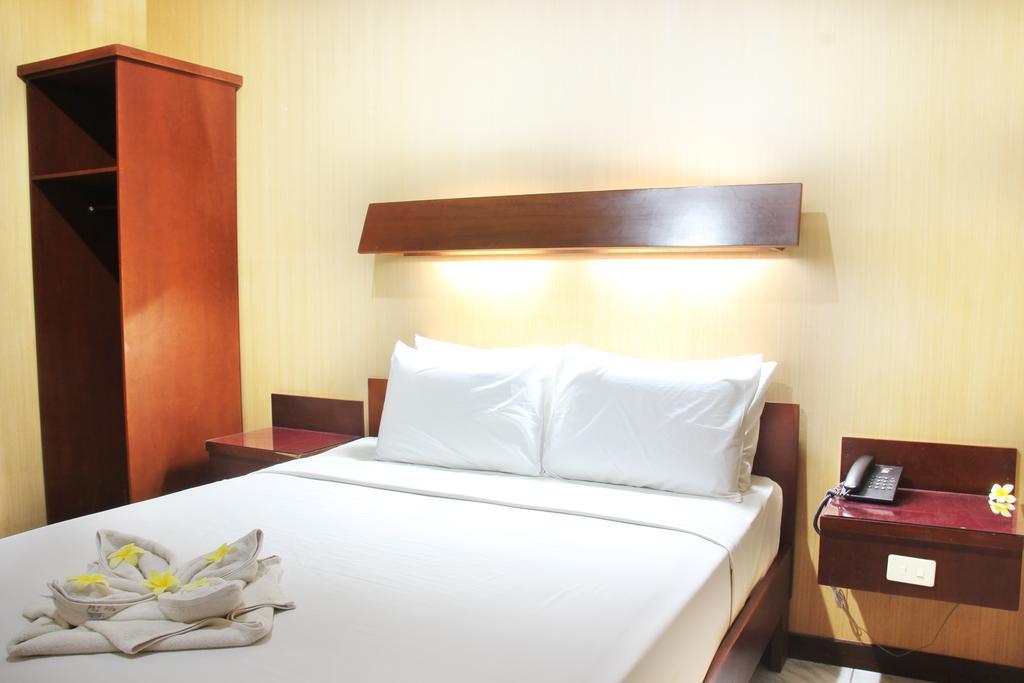 Paradiso Beach Inn Kuta Lombok Esterno foto
