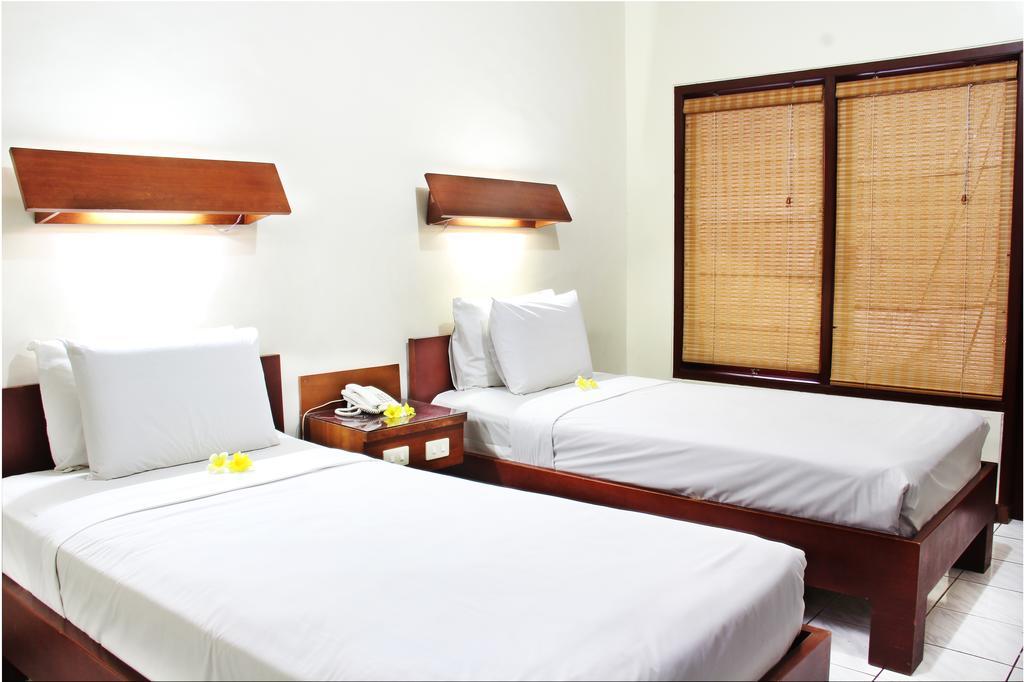 Paradiso Beach Inn Kuta Lombok Esterno foto