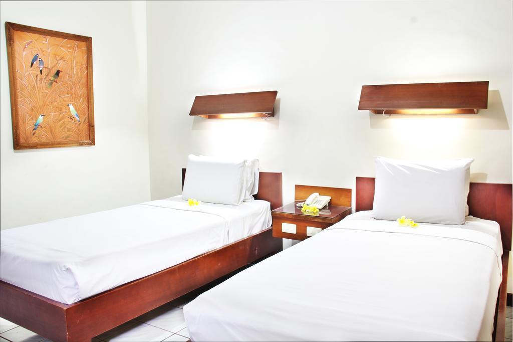 Paradiso Beach Inn Kuta Lombok Esterno foto