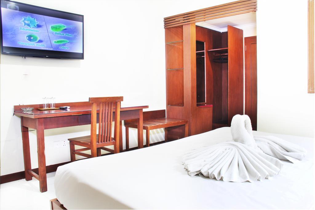 Paradiso Beach Inn Kuta Lombok Esterno foto