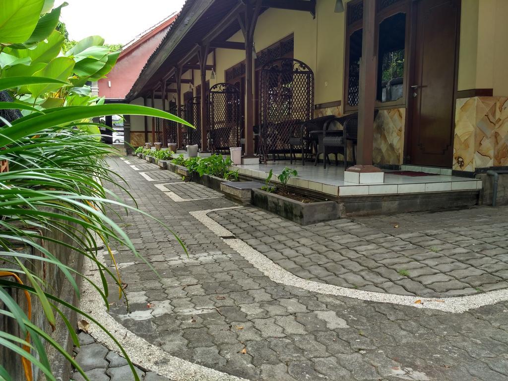 Paradiso Beach Inn Kuta Lombok Esterno foto