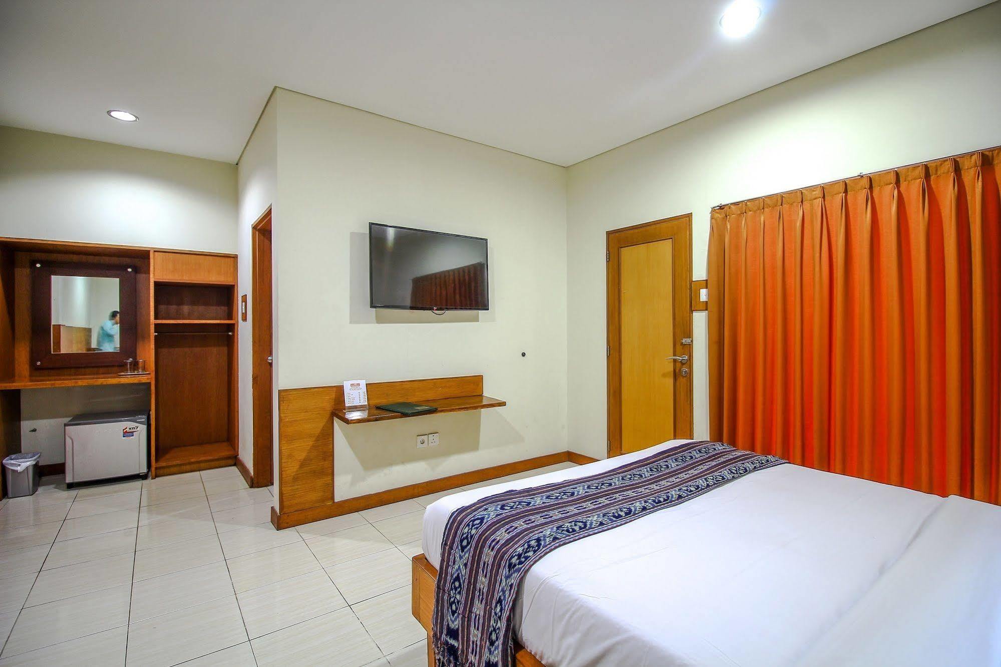 Paradiso Beach Inn Kuta Lombok Esterno foto