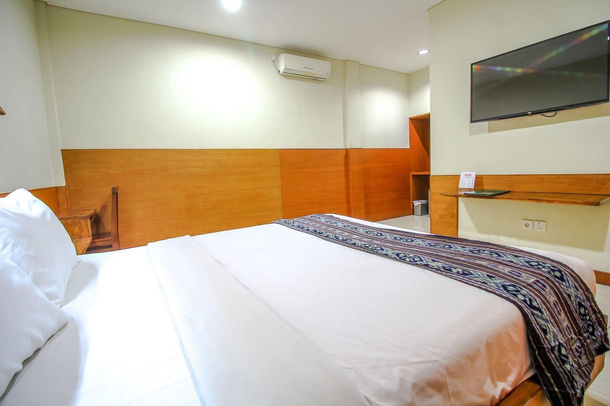 Paradiso Beach Inn Kuta Lombok Esterno foto
