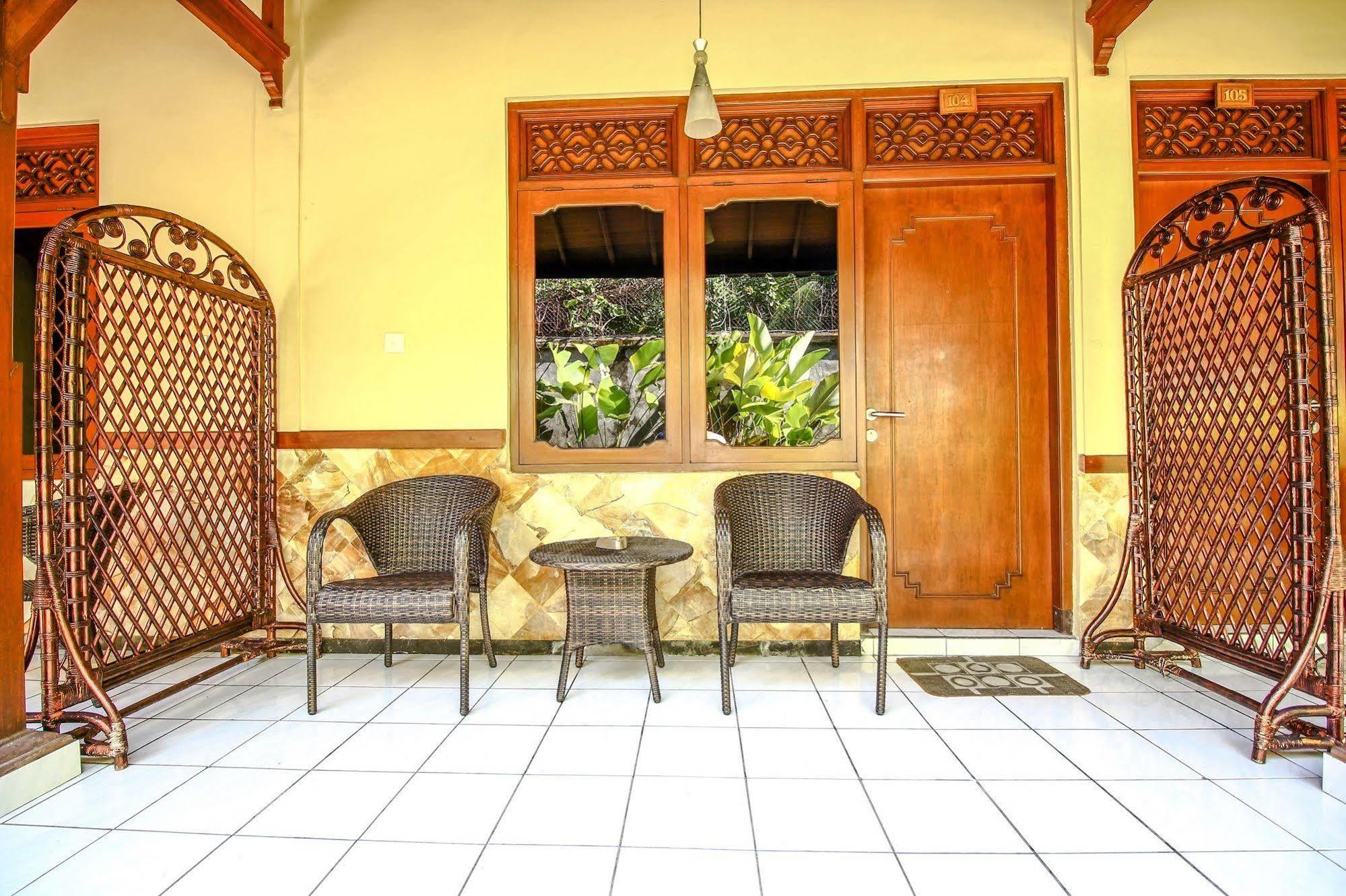 Paradiso Beach Inn Kuta Lombok Esterno foto