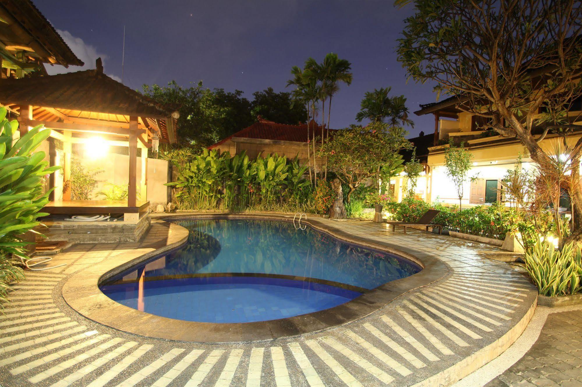 Paradiso Beach Inn Kuta Lombok Esterno foto