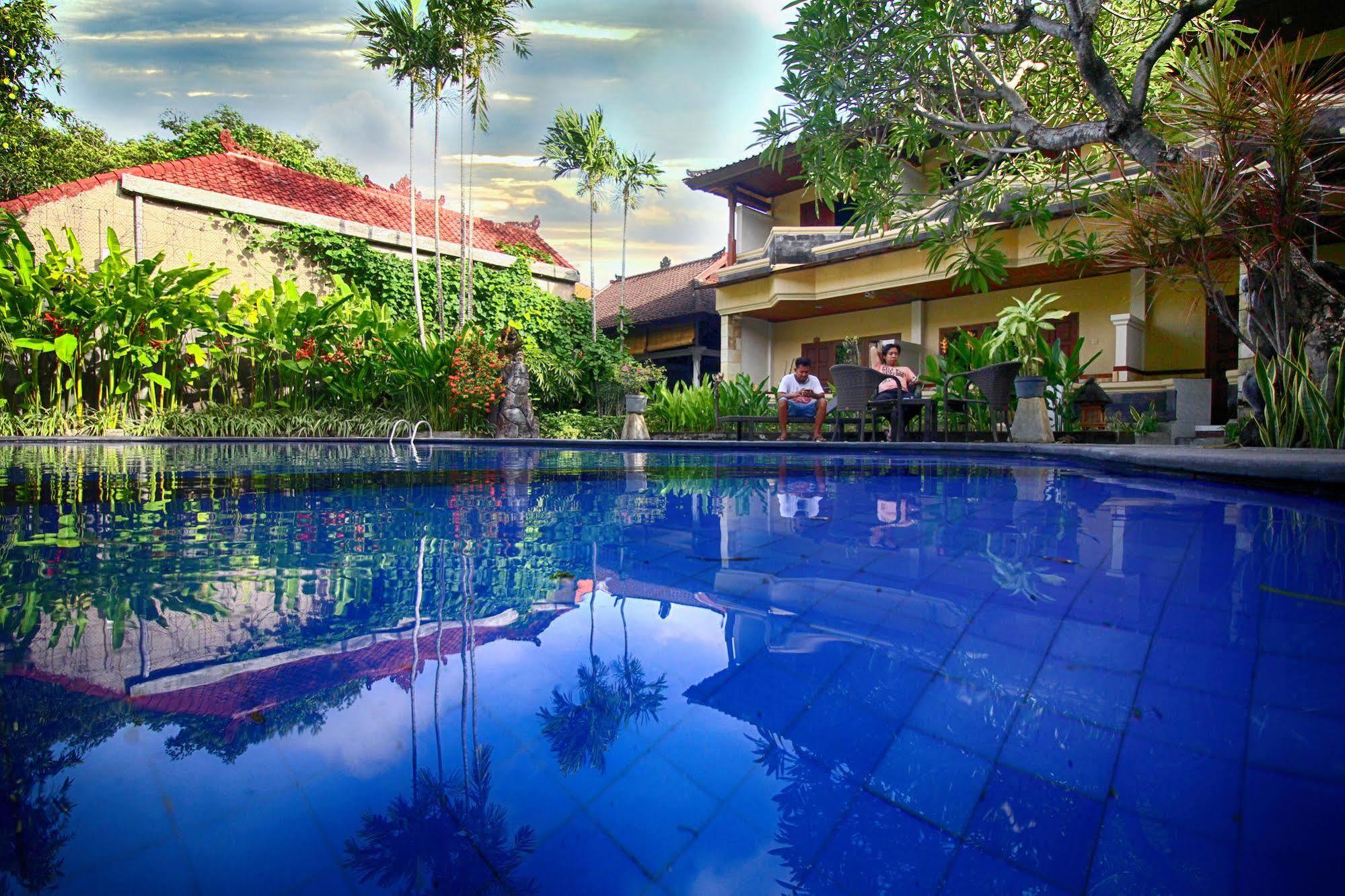 Paradiso Beach Inn Kuta Lombok Esterno foto