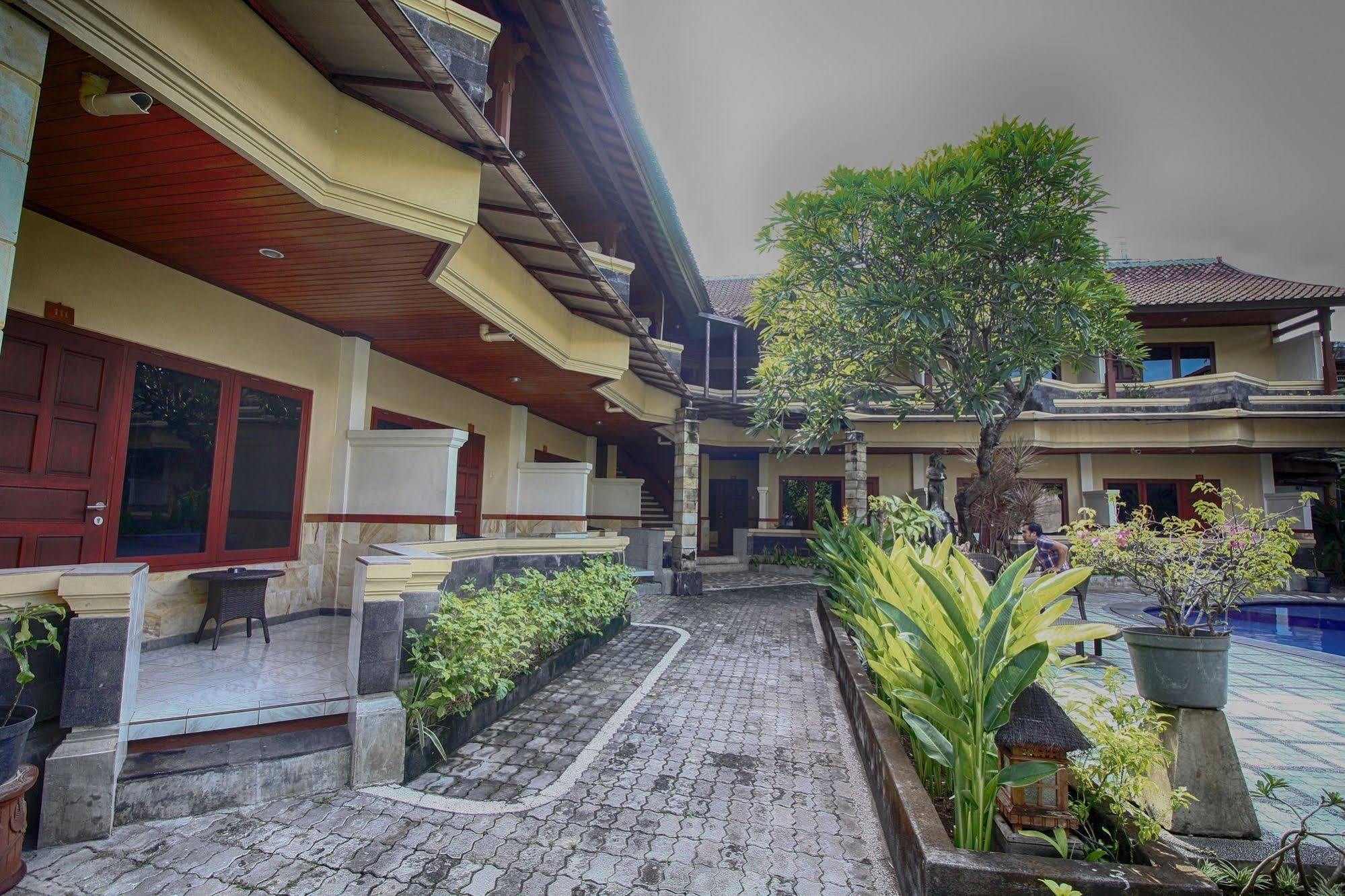 Paradiso Beach Inn Kuta Lombok Esterno foto
